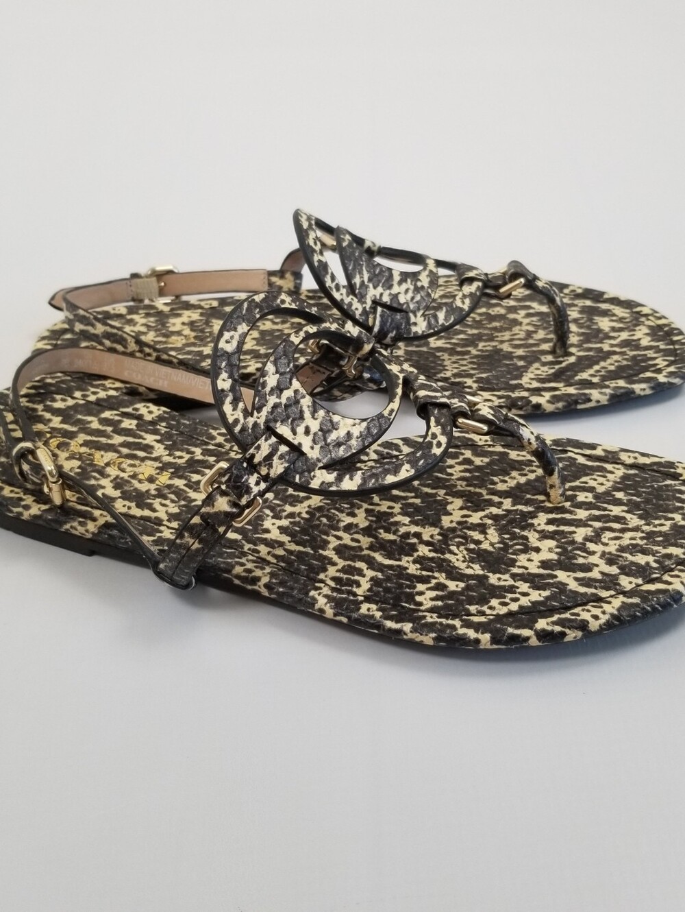 Coach Jeri Leather Thong Sandals Snakeskin Print Size 7